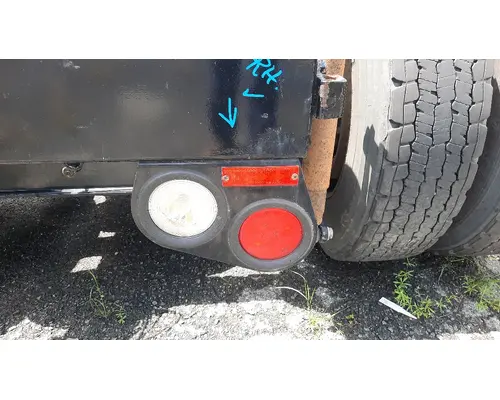 PETERBILT 579 STOP TURN TAIL LAMP