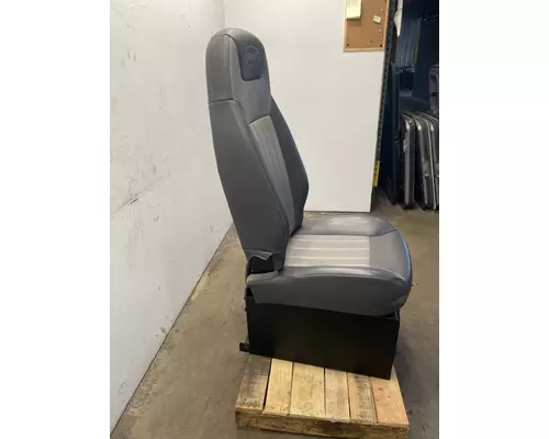 PETERBILT 579 Seat, Front