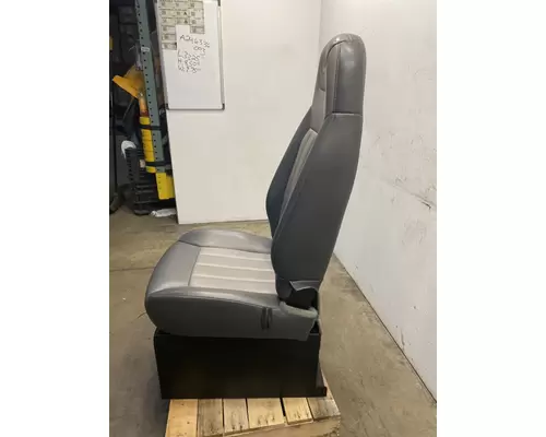 PETERBILT 579 Seat, Front
