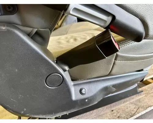 PETERBILT 579 Seat, Front