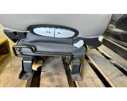 PETERBILT 579 Seat, Front