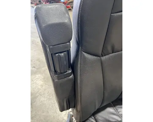 PETERBILT 579 Seat, Front