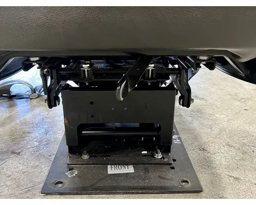 PETERBILT 579 Seat, Front