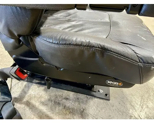 PETERBILT 579 Seat, Front