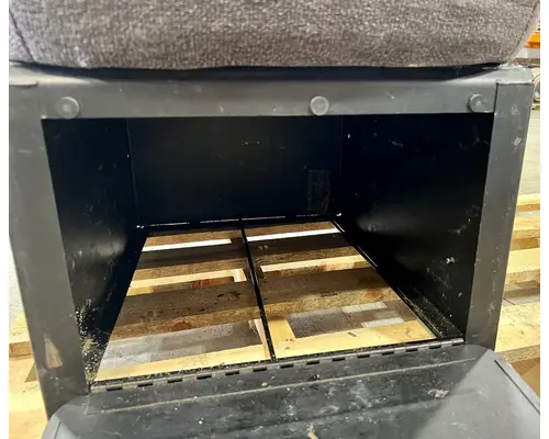 PETERBILT 579 Seat, Front