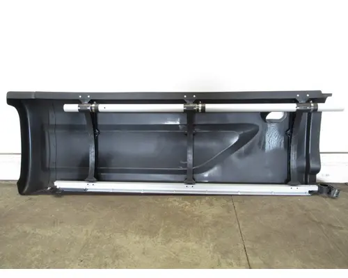 PETERBILT 579 Side Fairing