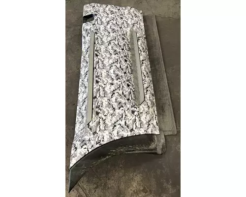 PETERBILT 579 Side Fairing