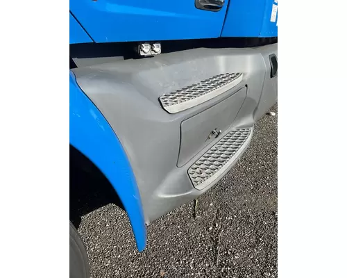 PETERBILT 579 Side Fairing