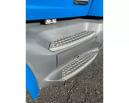 PETERBILT 579 Side Fairing