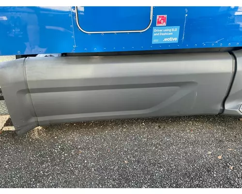 PETERBILT 579 Side Fairing