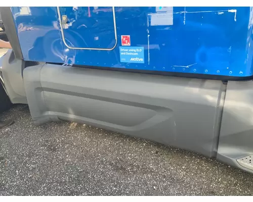 PETERBILT 579 Side Fairing