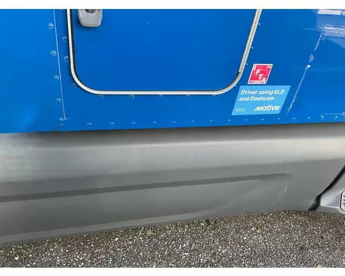 PETERBILT 579 Side Fairing