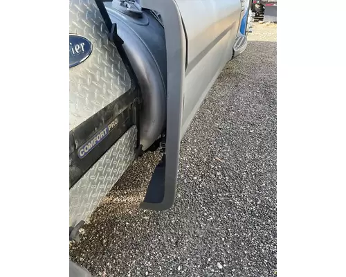 PETERBILT 579 Side Fairing