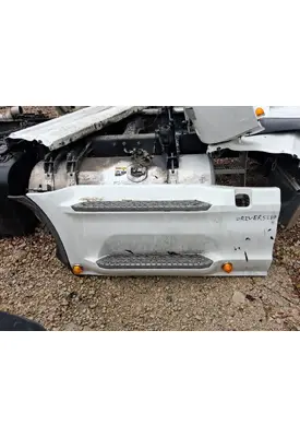 PETERBILT 579 Side Fairing