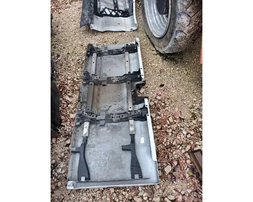 PETERBILT 579 Side Fairing