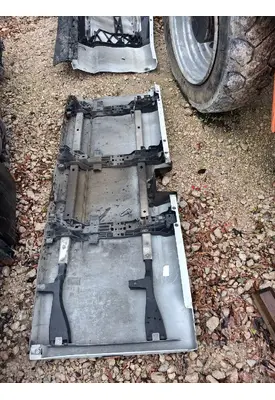 PETERBILT 579 Side Fairing