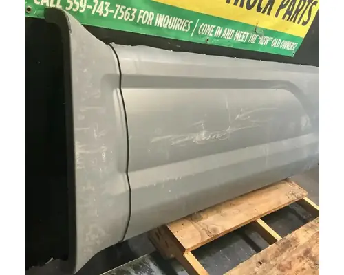 PETERBILT 579 Side Fairing