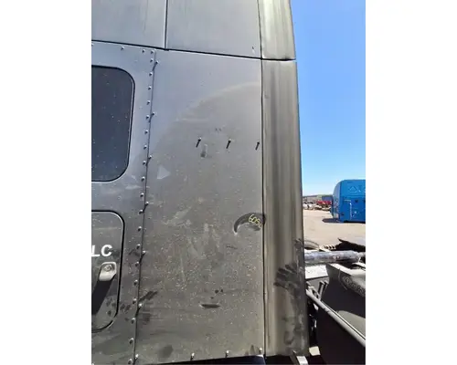 PETERBILT 579 Side Fairing