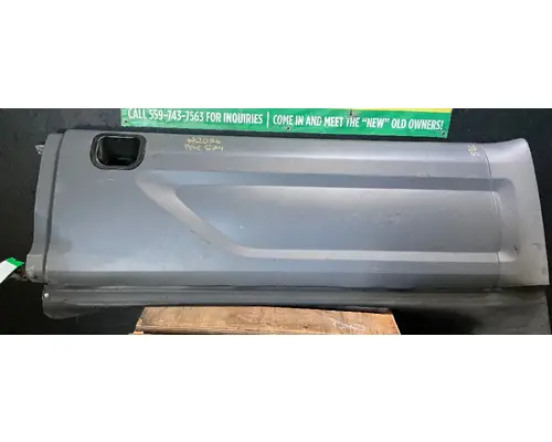 PETERBILT 579 Side Fairing