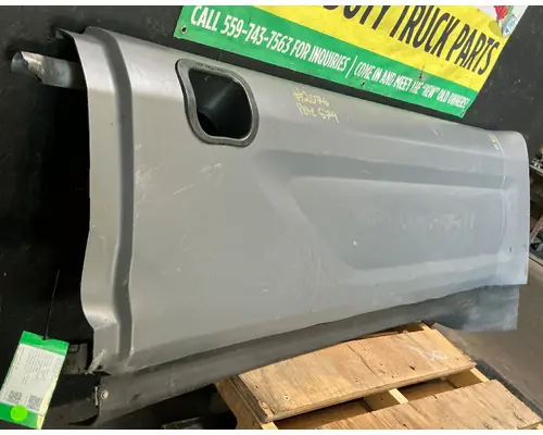 PETERBILT 579 Side Fairing