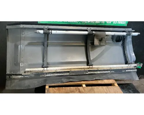 PETERBILT 579 Side Fairing