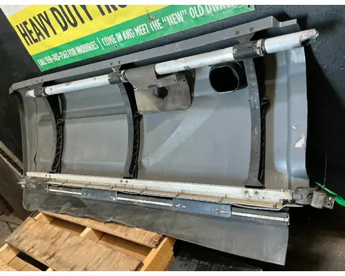 PETERBILT 579 Side Fairing