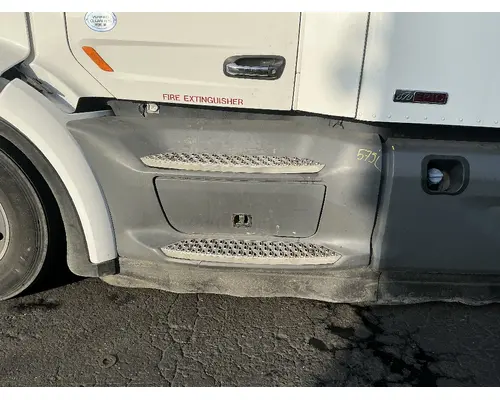 PETERBILT 579 Side Fairing