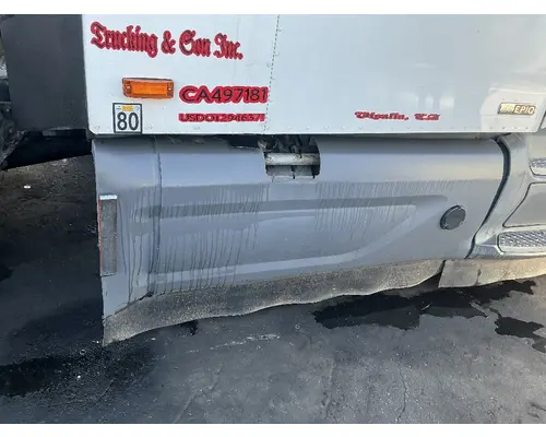 PETERBILT 579 Side Fairing