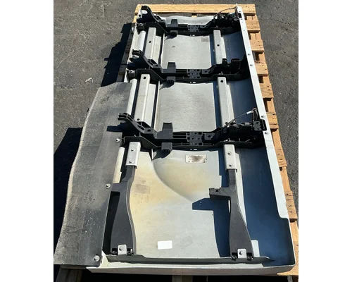 PETERBILT 579 Side Fairing