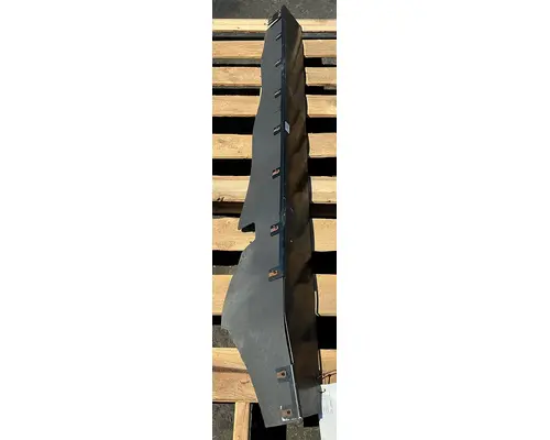PETERBILT 579 Skirt