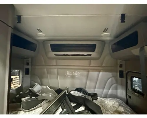 PETERBILT 579 Sleeper