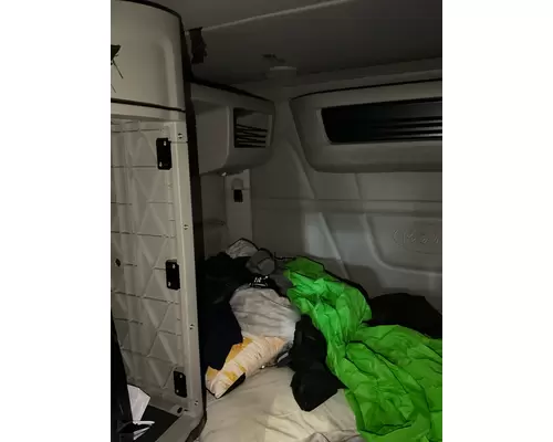 PETERBILT 579 Sleeper