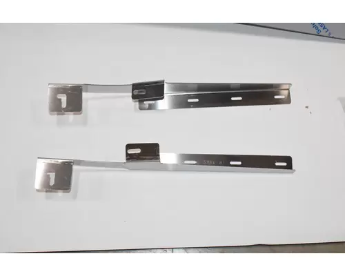 PETERBILT 579 Sun Visor (External)