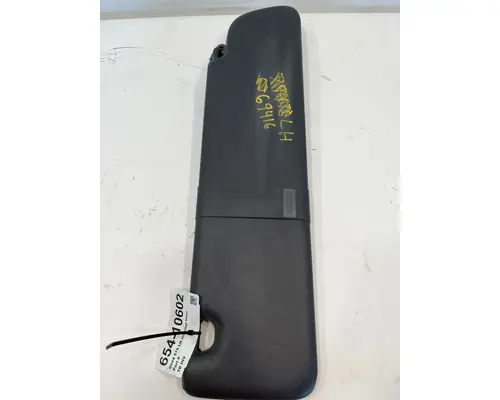 PETERBILT 579 Sun Visor (External)
