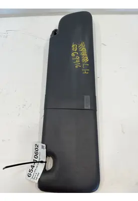 PETERBILT 579 Sun Visor (External)