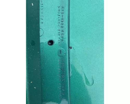 PETERBILT 579 Sun Visor (External)