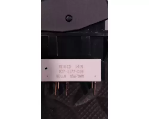 PETERBILT 579 Switch, misc 