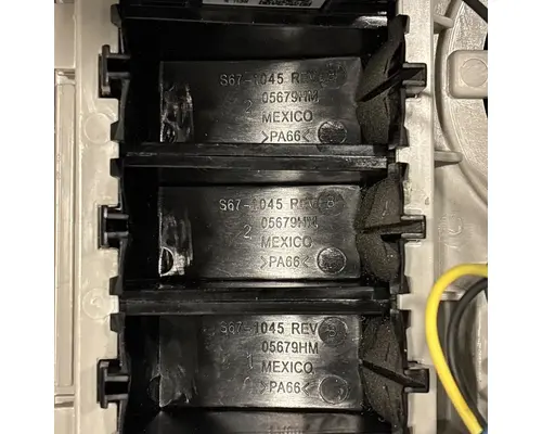 PETERBILT 579 Switch, misc 