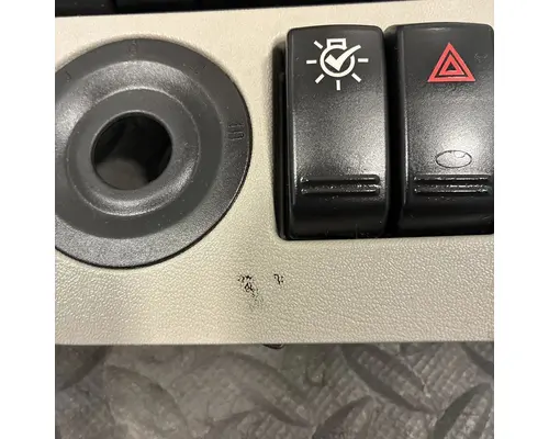 PETERBILT 579 Switch, misc 