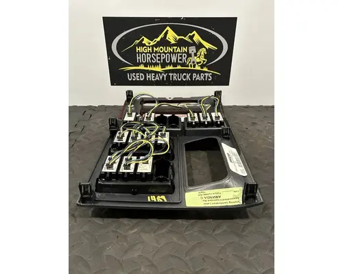 PETERBILT 579 Switch, misc 