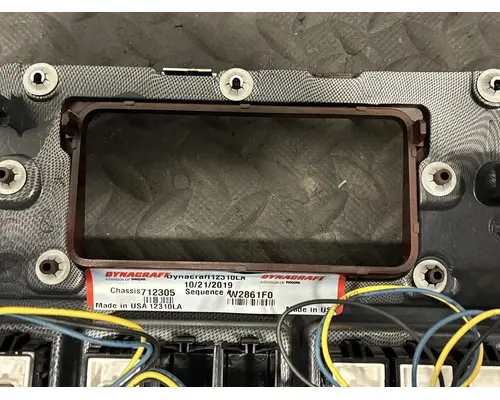 PETERBILT 579 Switch, misc 