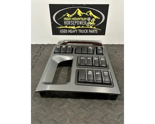 PETERBILT 579 Switch, misc 