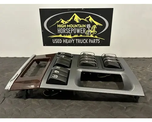 PETERBILT 579 Switch, misc 