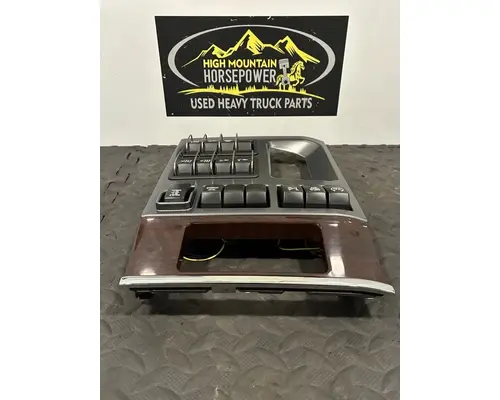 PETERBILT 579 Switch, misc 