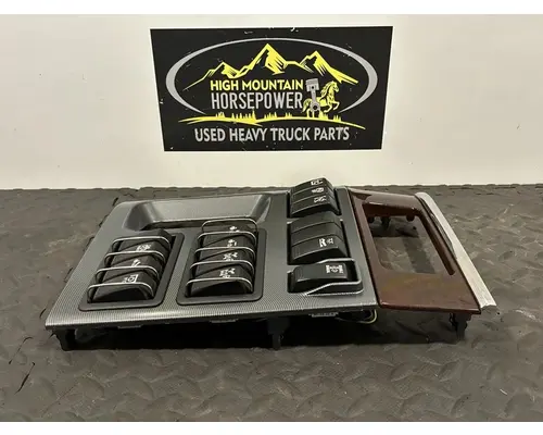 PETERBILT 579 Switch, misc 