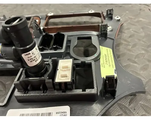 PETERBILT 579 Switch, misc 