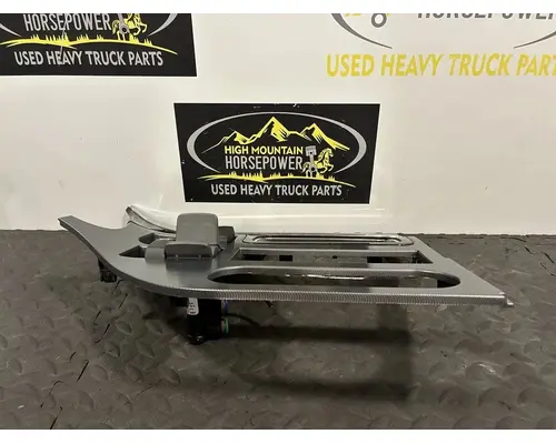 PETERBILT 579 Switch, misc 