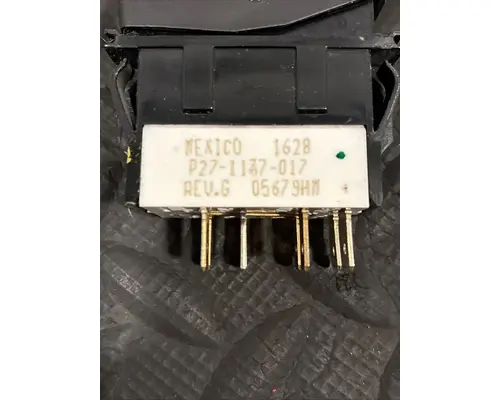 PETERBILT 579 Switch, misc 
