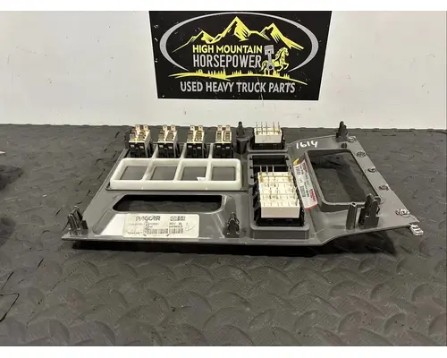 PETERBILT 579 Switch, misc 