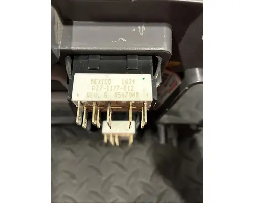 PETERBILT 579 Switch, misc 